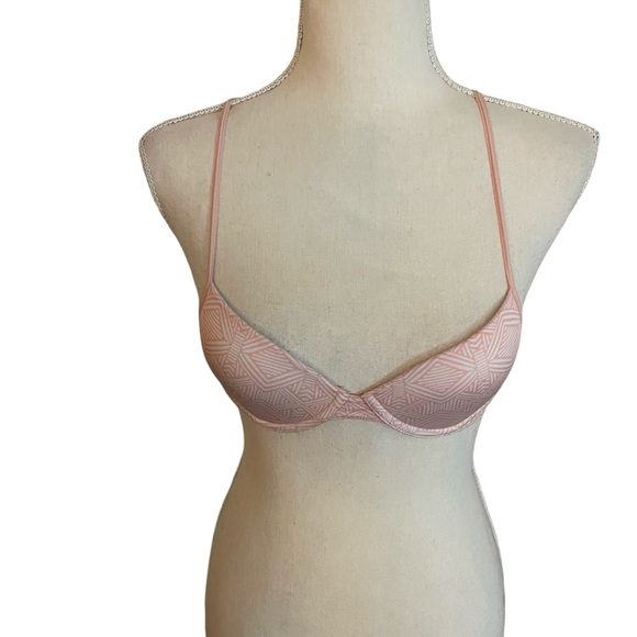 Hanes peach pink white bra lightly padded underwire size 30A adjustable straps - Picture 2 of 16